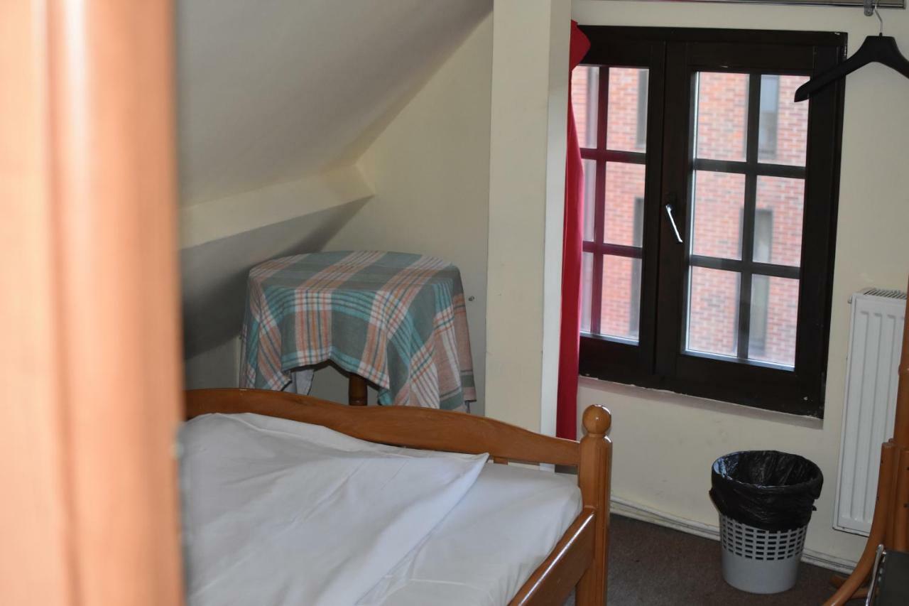 Hostel Przy Targu Rybnym กดัญสก์ ภายนอก รูปภาพ